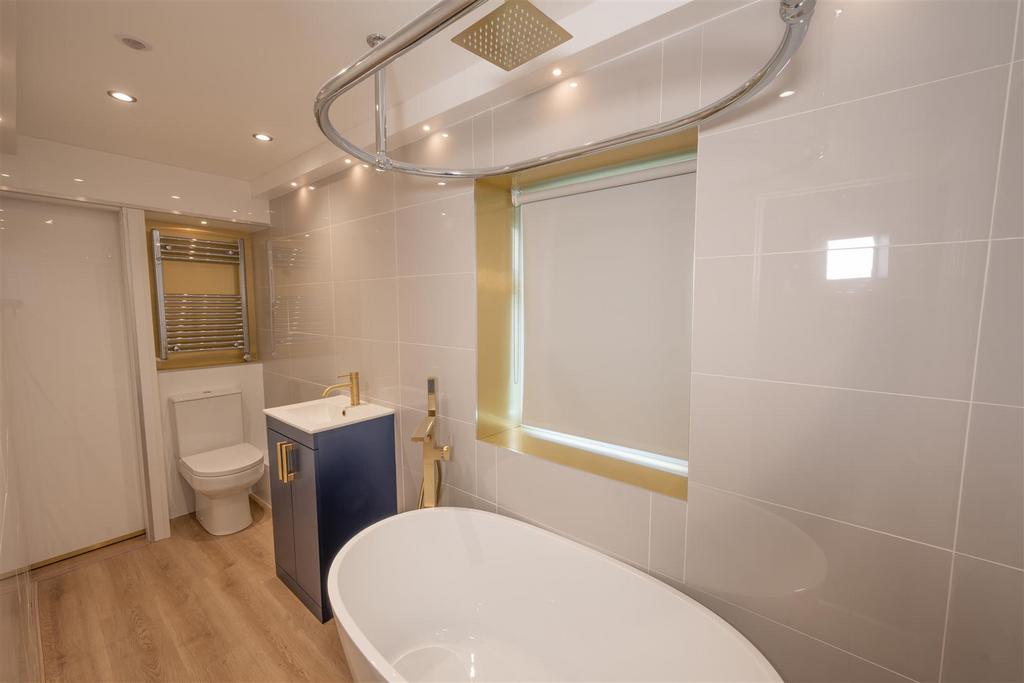 3 Bathroom.jpg