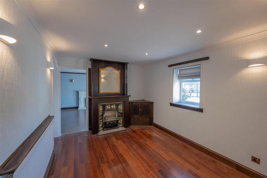 7 Dining Room.jpg