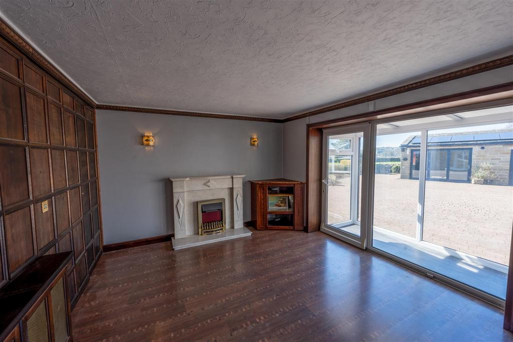 8 Living Room.jpg
