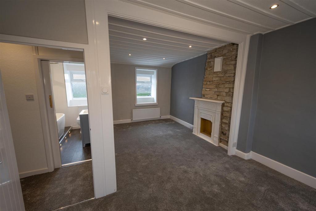 8 Bedroom 3 2 resize.jpg