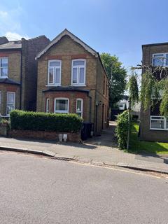 2 bedroom flat to rent, Hutton Grove, London, N12
