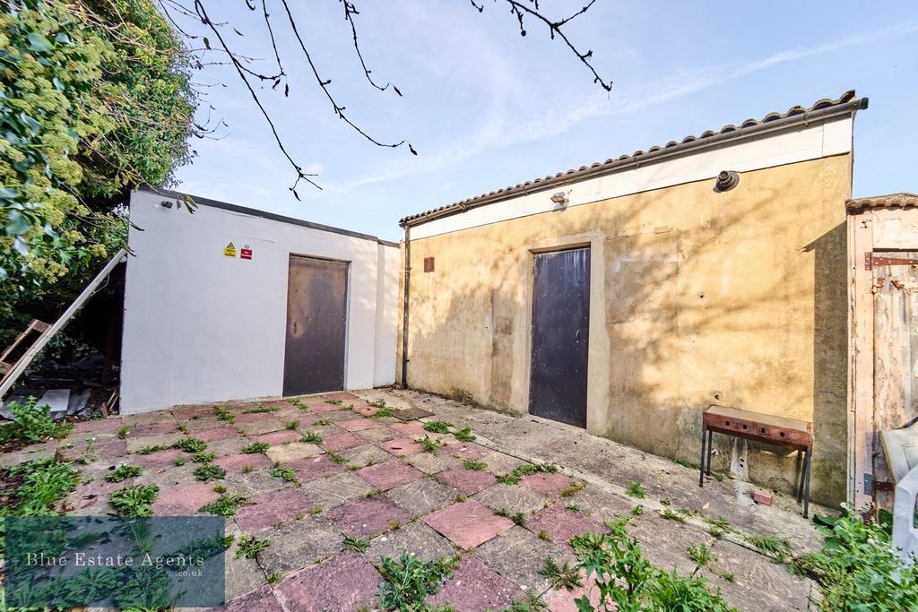 Rear Garage