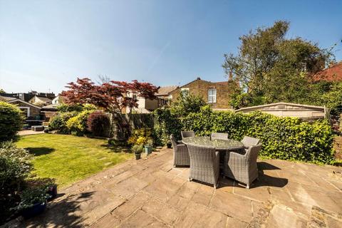 4 bedroom end of terrace house for sale, Croft Gardens, London W7