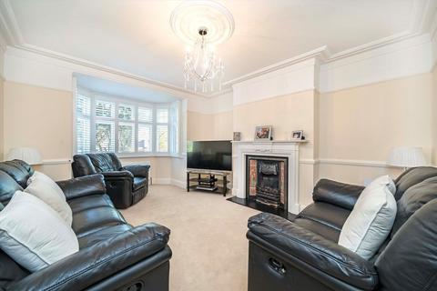 4 bedroom end of terrace house for sale, Croft Gardens, London W7