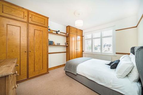 4 bedroom end of terrace house for sale, Croft Gardens, London W7