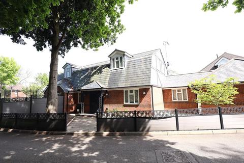 5 bedroom detached house for sale, Hazel Road, St. Albans AL2