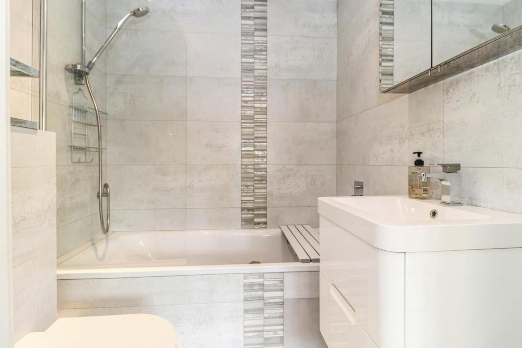 Annexe Bathroom