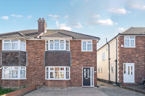 18 Crest Gardens, Ruislip, HA4 9HD