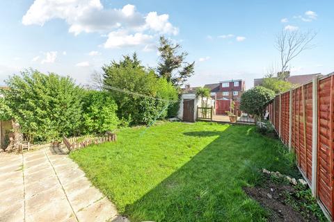 18 Crest Gardens, Ruislip, HA4 9HD