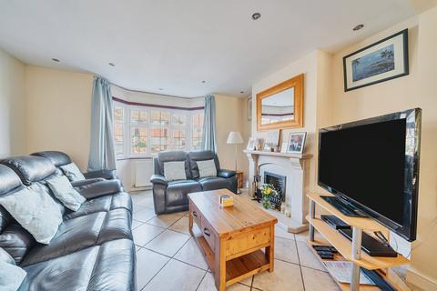 18 Crest Gardens, Ruislip, HA4 9HD