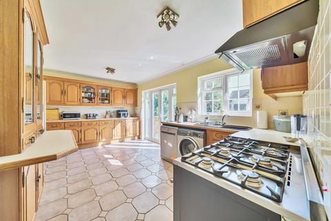 18 Crest Gardens, Ruislip, HA4 9HD