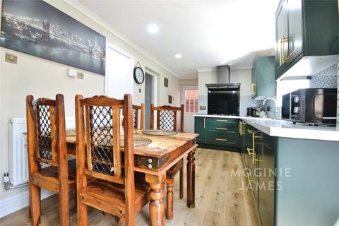 4 Clos Hector, Cardiff, CF24 2HL