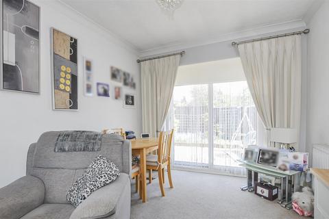 1a Ruscombe Drive, Park Street, St Albans, AL2 2HG