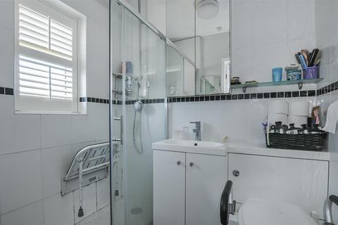 1a Ruscombe Drive, Park Street, St Albans, AL2 2HG