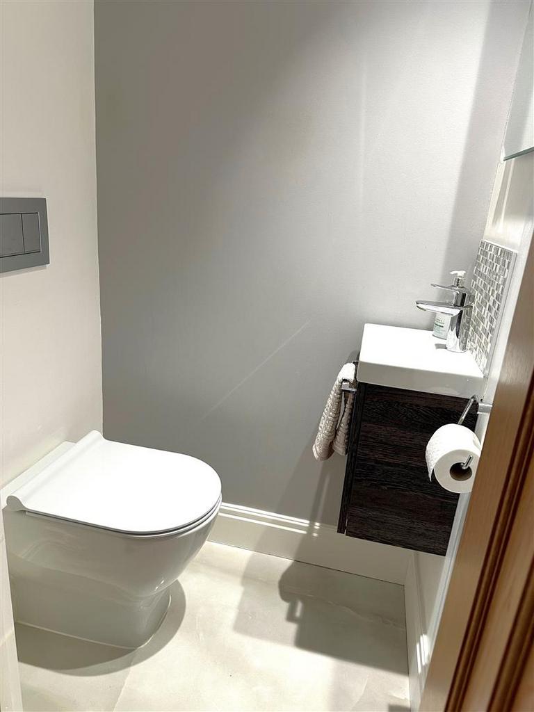 Ground floor WC.jpg