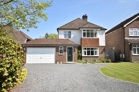 17 Broadbridge Lane, Smallfield, Horley, RH6 9RE