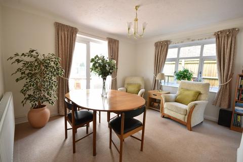 17 Broadbridge Lane, Smallfield, Horley, RH6 9RE