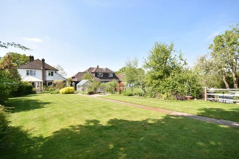 17 Broadbridge Lane, Smallfield, Horley, RH6 9RE