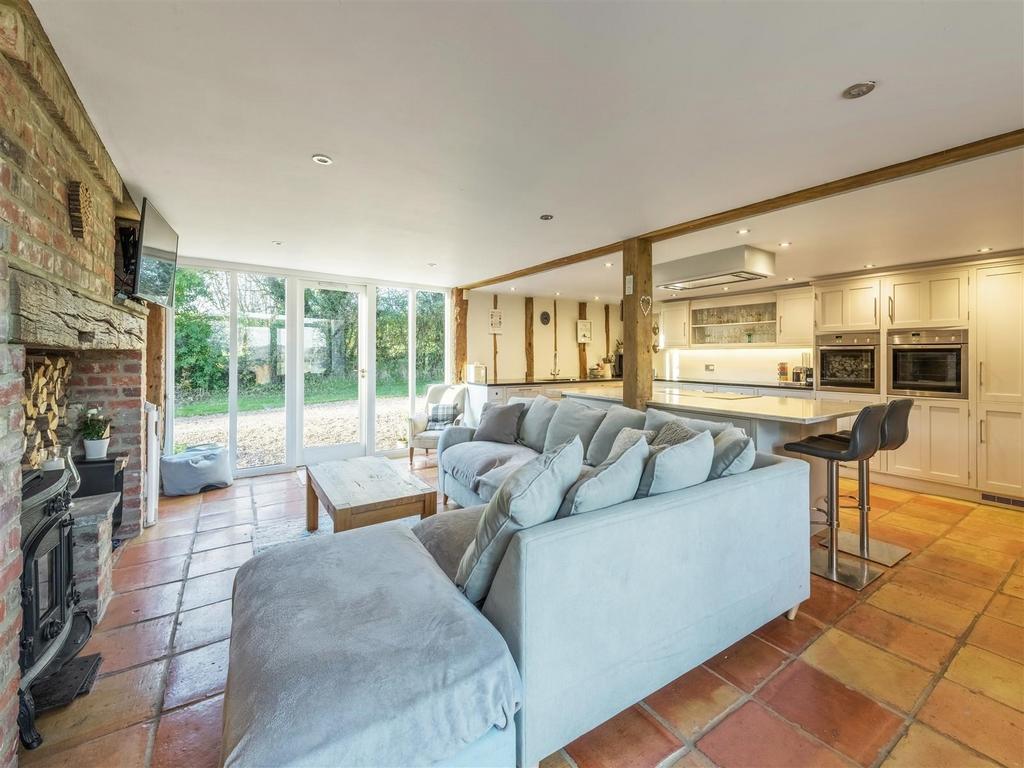 Internal Kitchen/ Dining Area