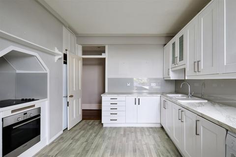 3 bedroom apartment for sale, Kenilworth Court, Putney, SW15