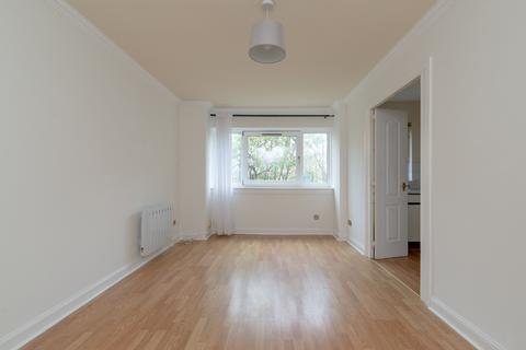 14/3 Allanfield, Edinburgh, EH7 5YJ