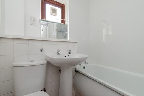 14/3 Allanfield, Edinburgh, EH7 5YJ