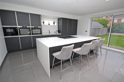 3 bedroom bungalow for sale, Seacroft Avenue, Barton on Sea, New Milton, Hampshire, BH25