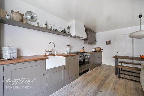 2 bedroom flat for sale, Alkham Road, LONDON N16