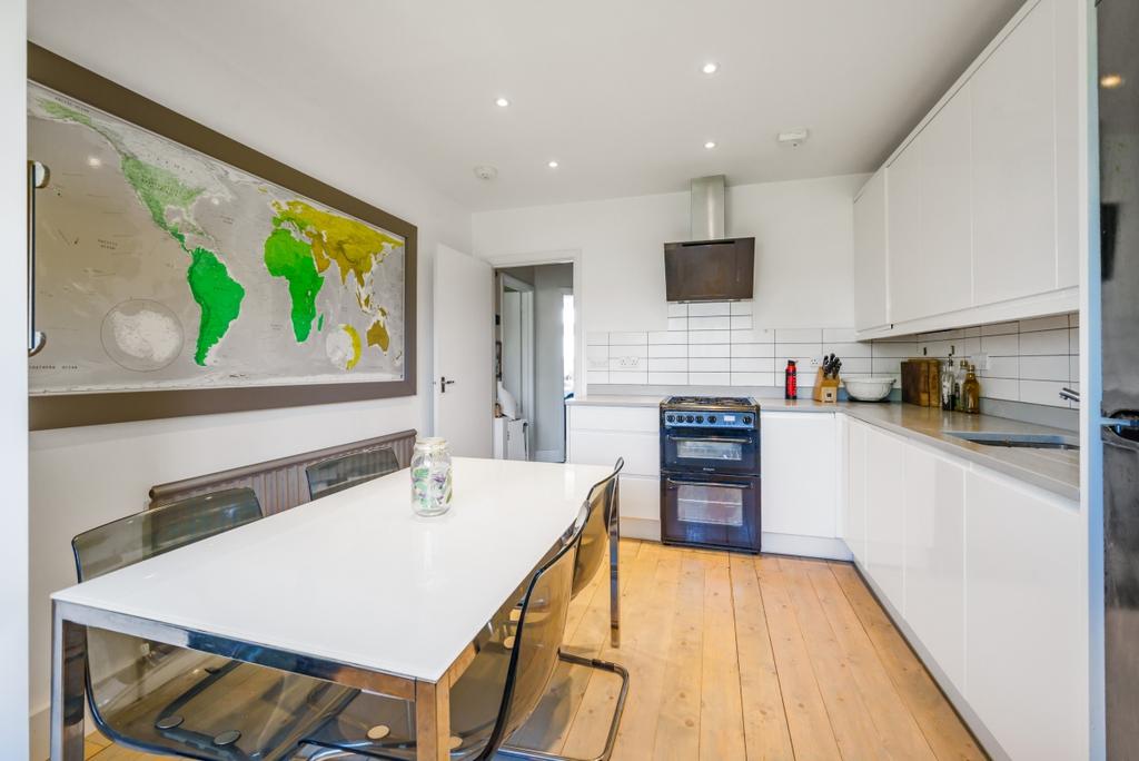 Apartment in London - View 2