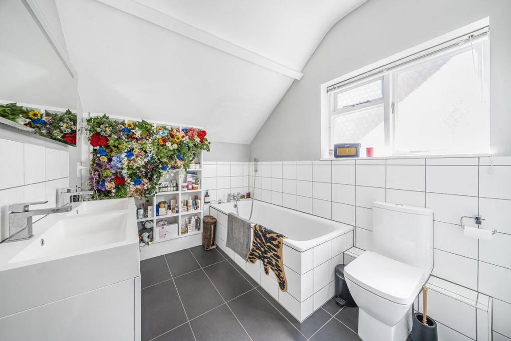 Apartment in London - View 5