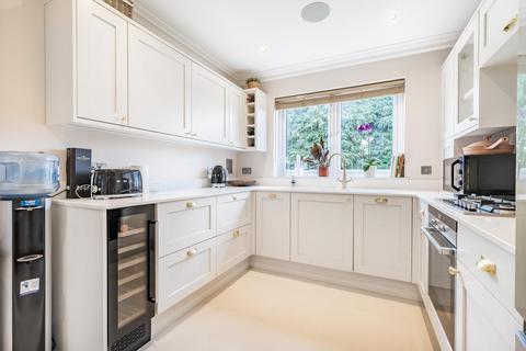 180 Hayes Lane, Bromley, BR2 9EL