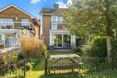 2 bedroom semi-detached house for sale, Thames Side, Staines-upon-Thames, TW18