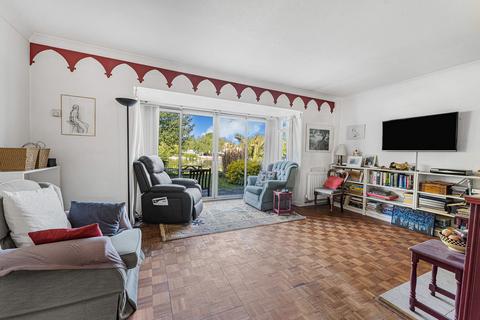 2 bedroom semi-detached house for sale, Thames Side, Staines-upon-Thames, TW18