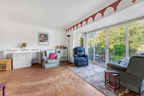 2 bedroom semi-detached house for sale, Thames Side, Staines-upon-Thames, TW18