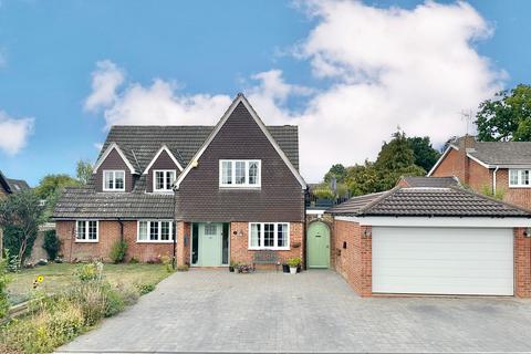 2 Knottocks End, Beaconsfield, HP9 2AN