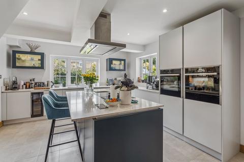 2 Knottocks End, Beaconsfield, HP9 2AN