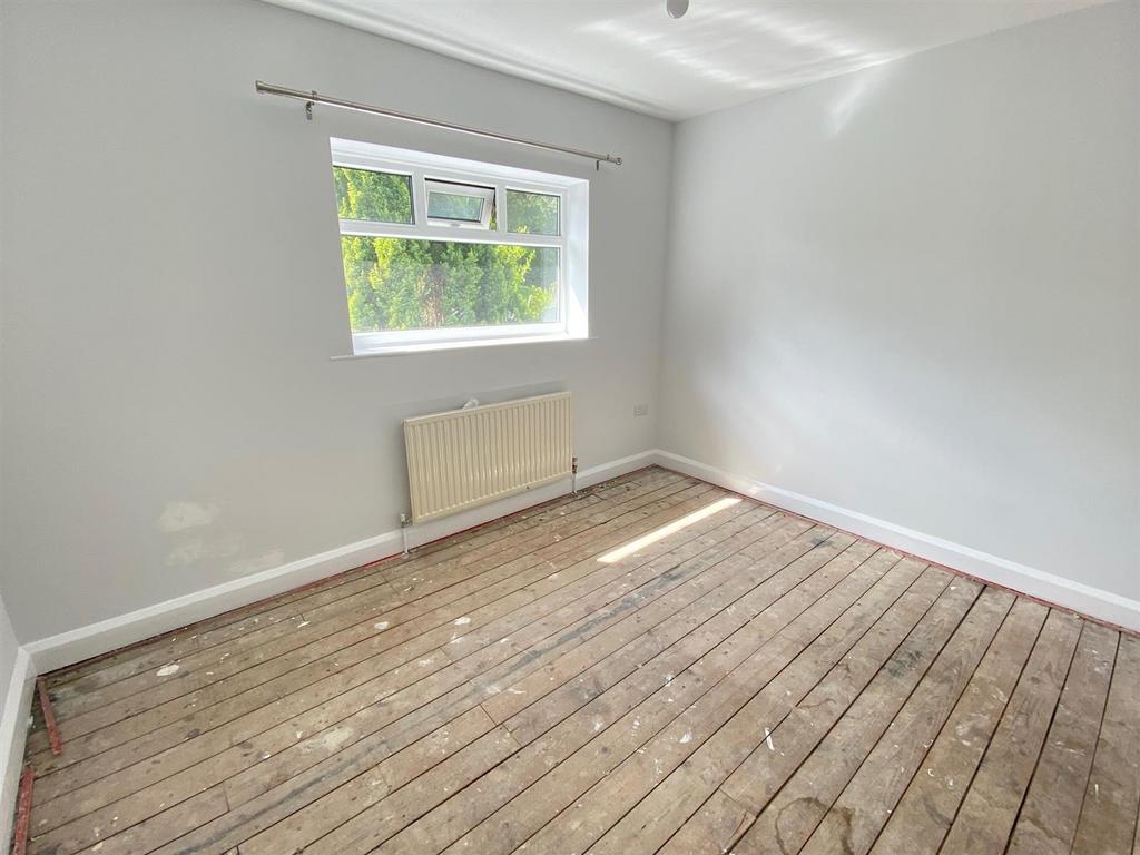 Bedroom rear.jpg