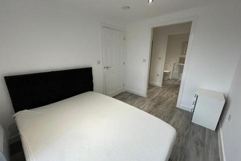 2 bedroom flat to rent, Sherwood Street, Manchester M14