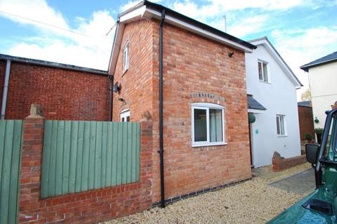 2 bedroom coach house to rent, The Coach House, 13A Victoria Park Road, Malvern, Worcestershire, WR14 2JY