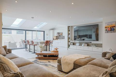 5 bedroom detached house for sale, 14 Joiners Road, Three Crosses