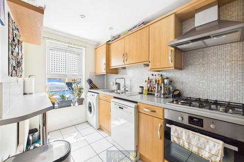 3 bedroom terraced house for sale, Cypress Close, Laindon, Basildon, Essex, SS15