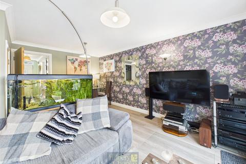 3 bedroom terraced house for sale, Cypress Close, Laindon, Basildon, Essex, SS15