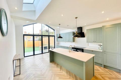 4 bedroom house for sale, Aubrey Road, London E17