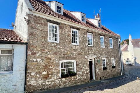 Connaught Square, Alderney