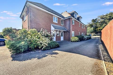 2 bedroom flat for sale, Ferndown