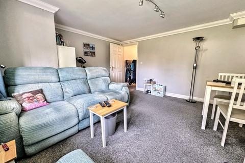 2 bedroom flat for sale, Ferndown