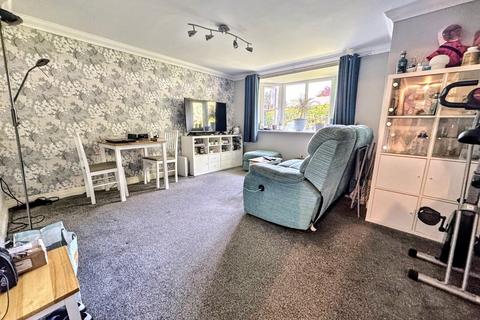 2 bedroom flat for sale, Ferndown