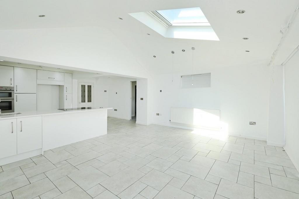 Dining kitchen