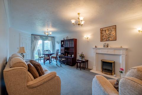 undefined, Clifton Drive South, Lytham St. Annes, FY8