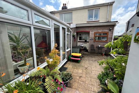3 bedroom semi-detached house for sale, Heather Close, Sarn, Bridgend, Bridgend County. CF32 9SD